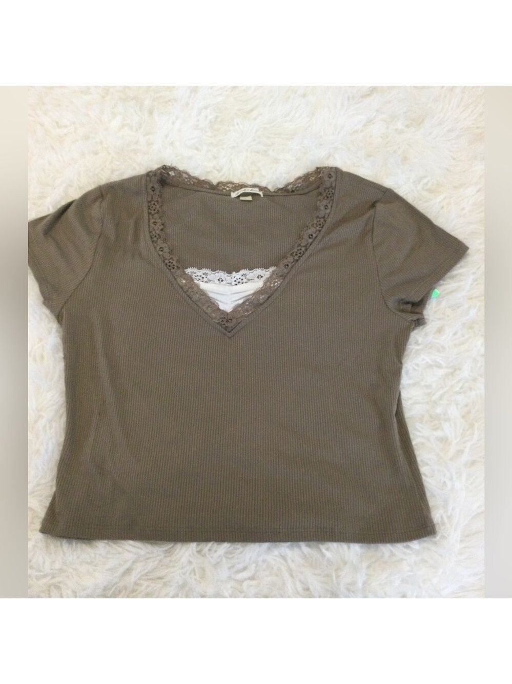 Derek Heart cocoa cropped tee with white lace trim inset Woman’s XL - Picture 7 of 9